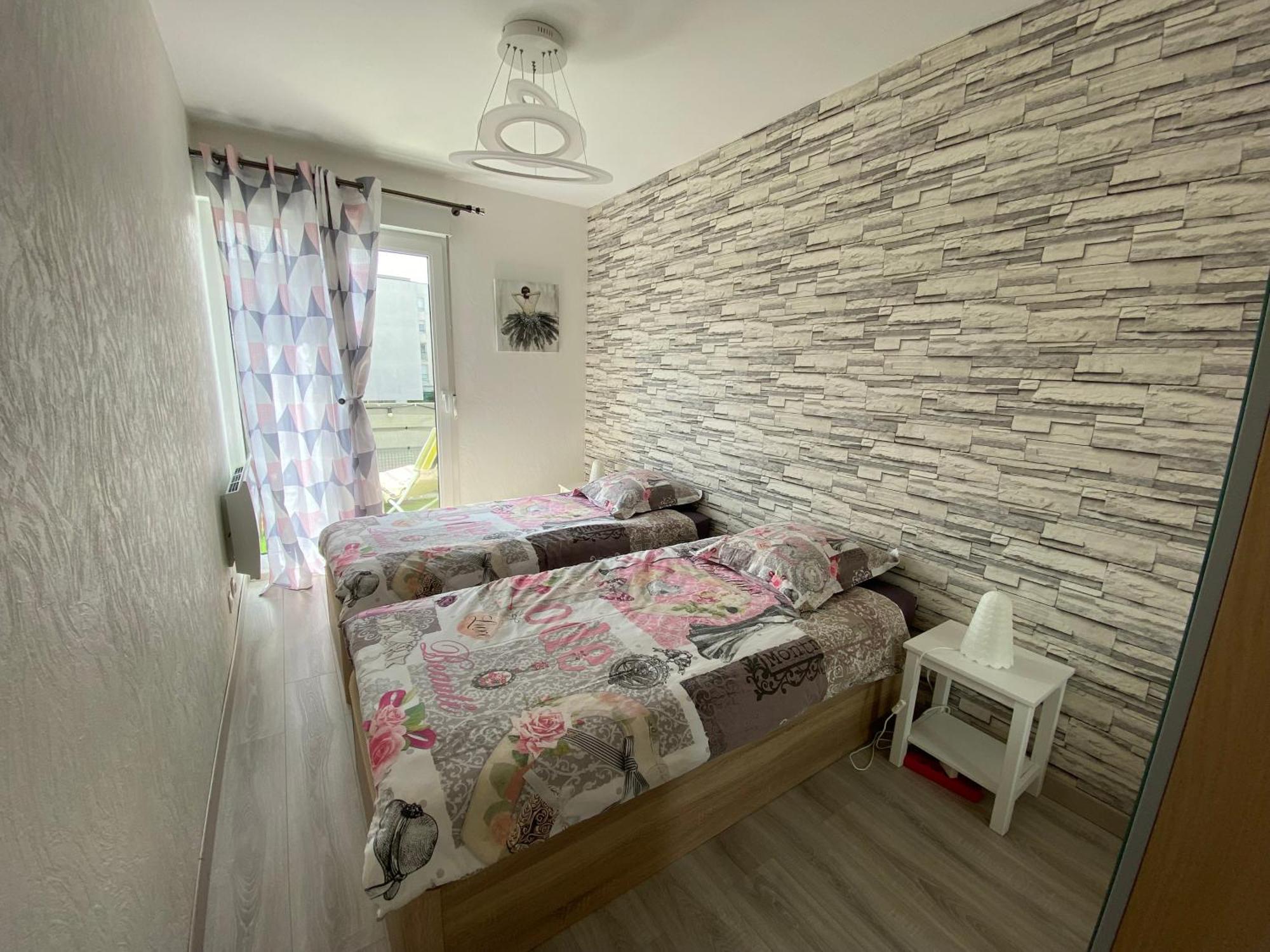 Victoria-T2-41M2-Balcon, Wifi, Linge, Produits, Menage Inclus Apartment Reims Exterior photo